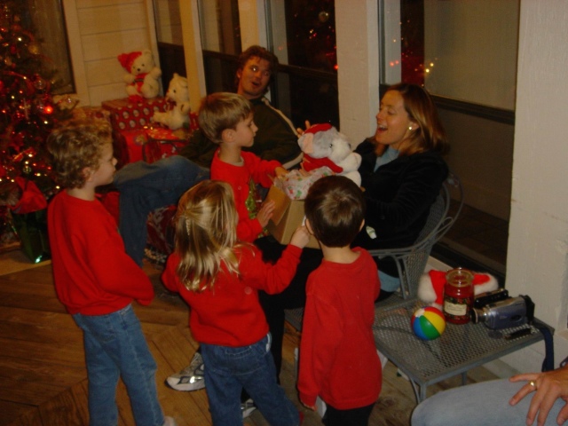 Hildebrand Christmas ScreenSaver/640x480_2004-12-24-23 Christmas Eve J&J.jpg
